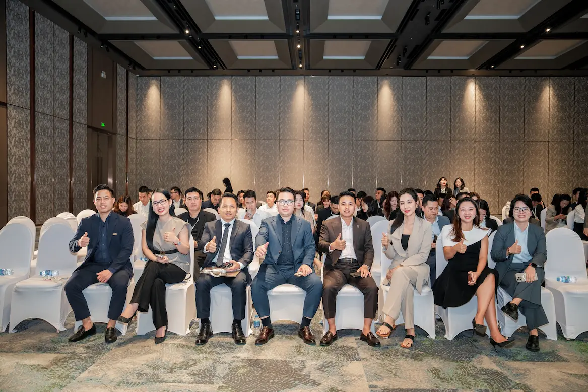 clb ngoi sao masterise homes eternity group 7