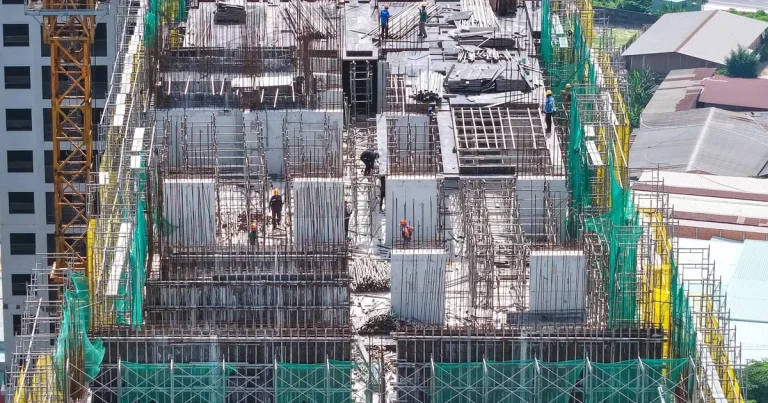 Giá nhà TP HCM vượt xa thu nhập và áp lực tái cấu trúc đô thị