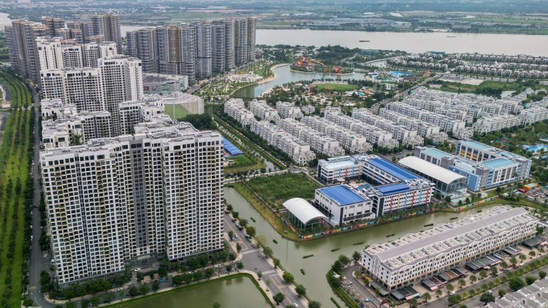 Sức mua bất động sản giảm mạnh, căn hộ chỉ hấp thụ 16%