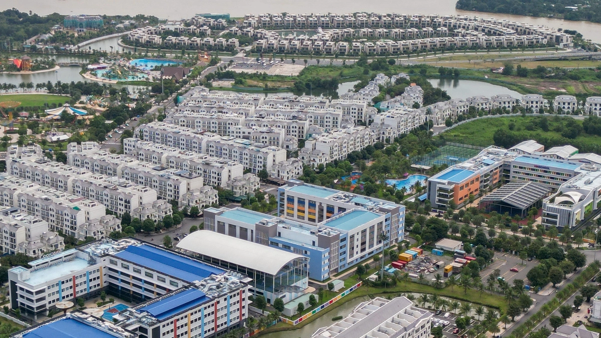Chi phí vốn cao đè nặng dòng tiền doanh nghiệp bất động sản