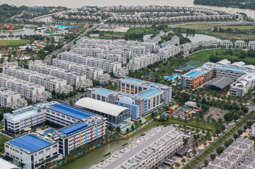 Nguồn cung bất động sản chịu áp lực khi sức mua chậm lại