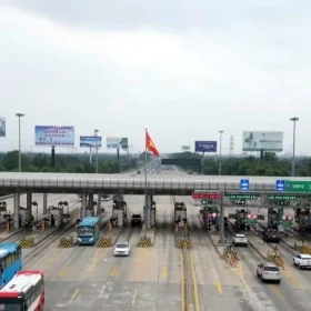 Hải Phòng đề xuất nghiên cứu ưu đãi phí cao tốc cho xe container